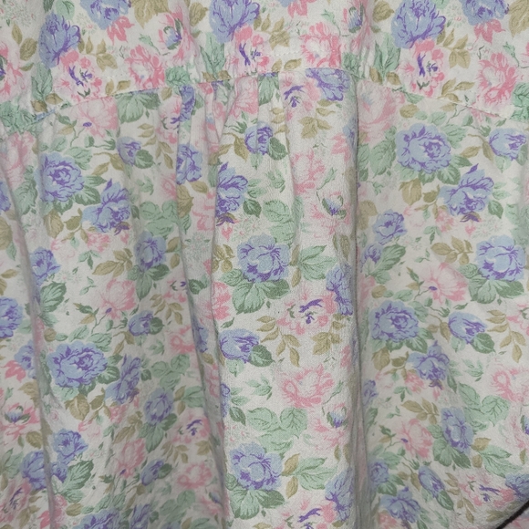 Ladies button up cotton blouse,mfg is unknown, sz is unknown pls see measurement - Picture 4 of 11